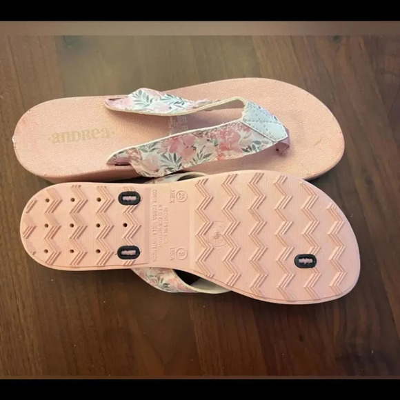 NIB Andrea Fenzi Pink and White Floral Flip Flop Sandals Women's Size 8 - Picture 7 of 8